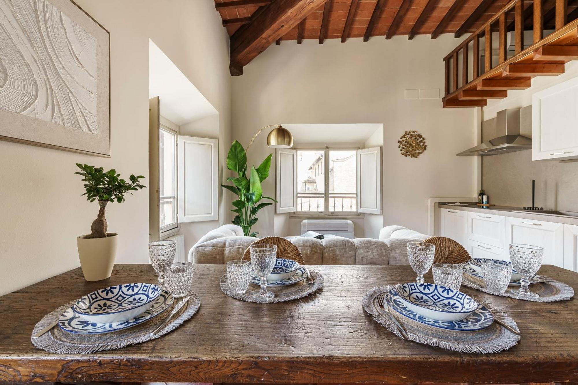 Ad Rondinelli, Apartment *
